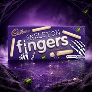 Cadbury Skeleton Fingers fehér csokoladéval bevont ropogós keksz 114 g – Halloween Edition