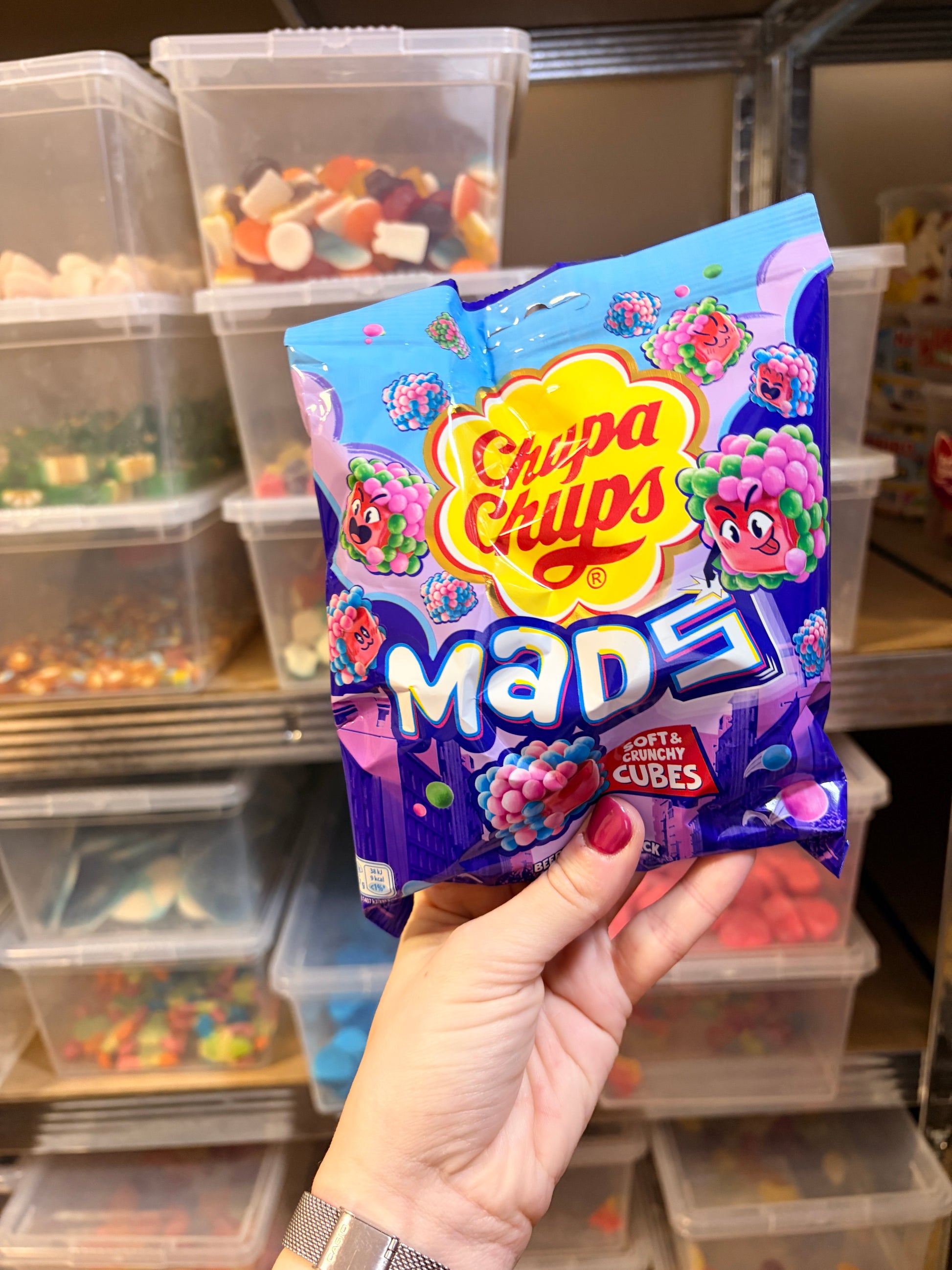 Chupa Chups Mads Berries 115 g – Ropogós-Bogyós Töltött Gumicukor Kockák