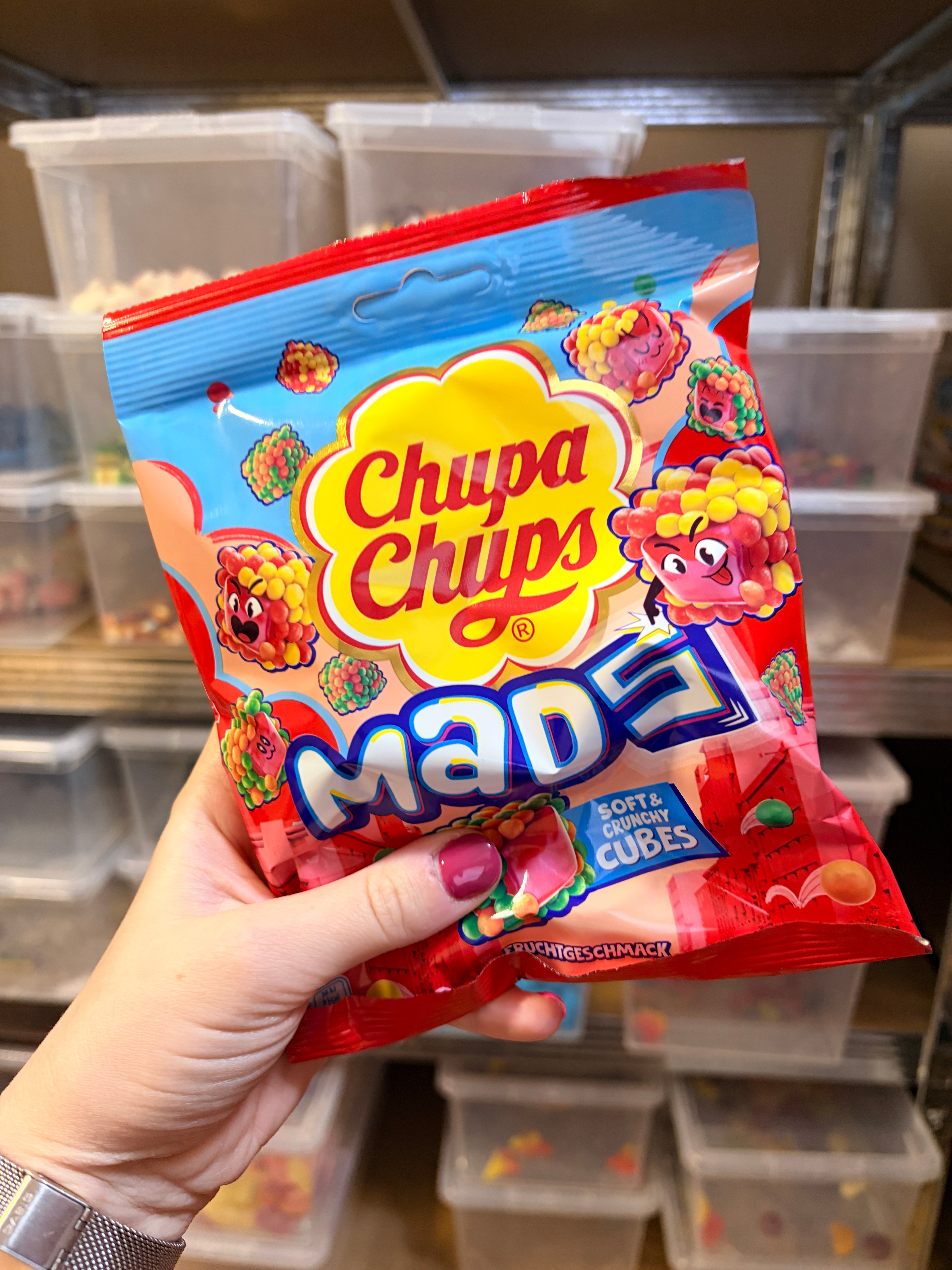 Chupa Chups Mads Fruits 115 g – Ropogós-Gyümölcsös Töltött Gumicukor Kockák