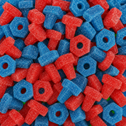 Fini Super Sour Nuts & Bolts 100 g – Extra Savanyú Eper- és Málnaízű Csavar és Anya Formájú Gumicukor