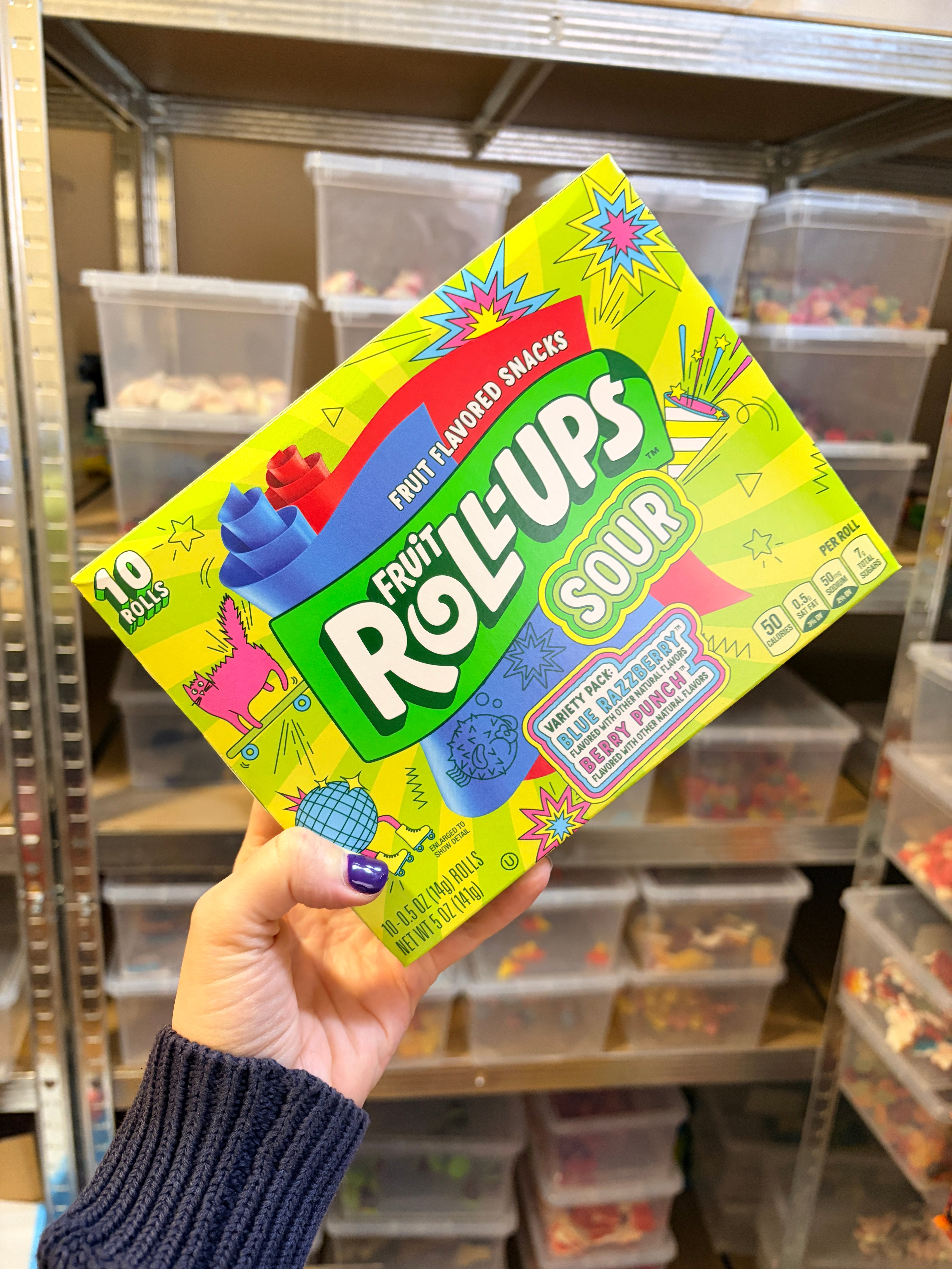 Fruit Roll-Ups Sour 10db - Savanyú gumicukor rollok nyelvtetoválással
