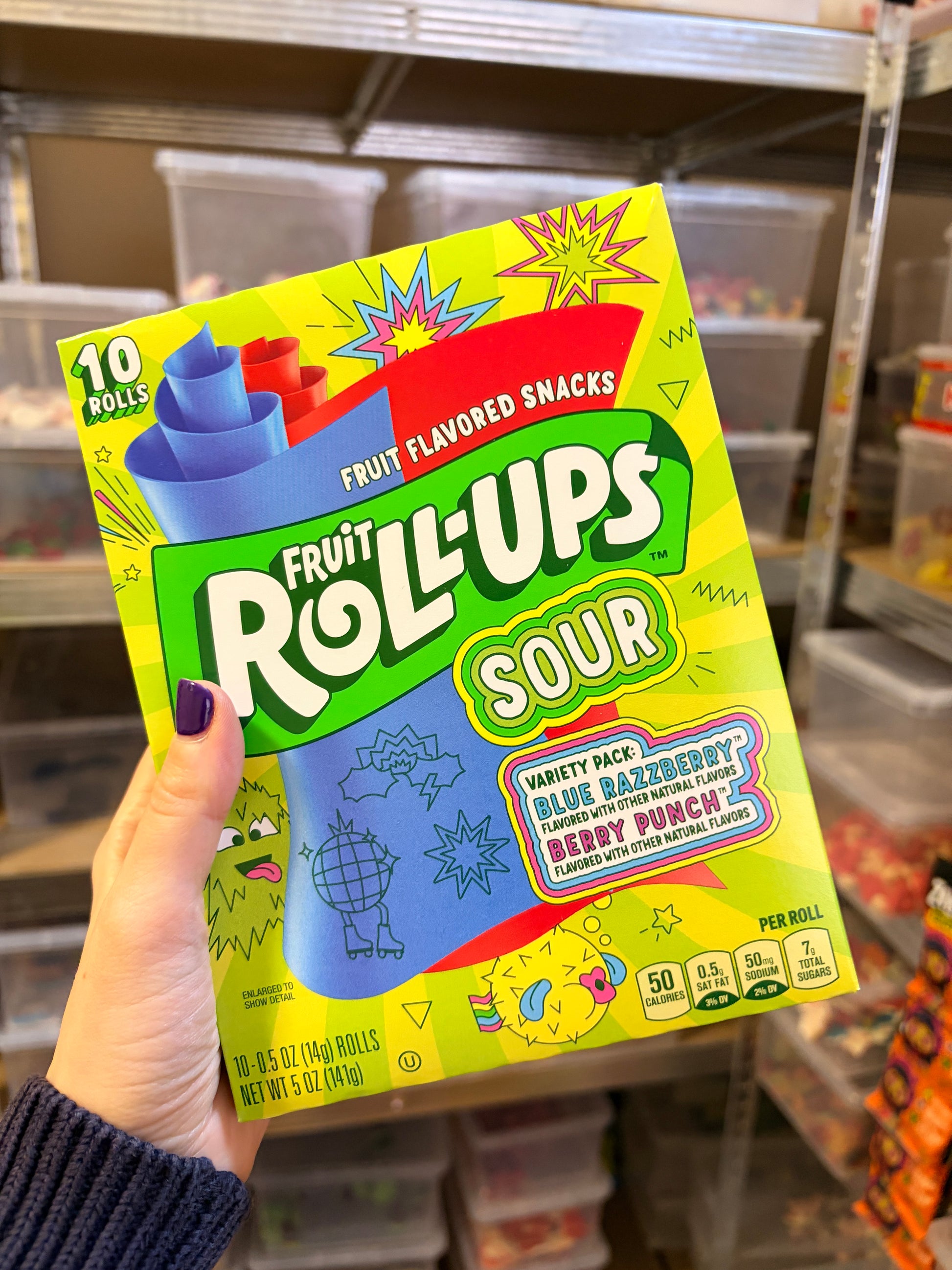 Fruit Roll-Ups Sour 10db - Savanyú gumicukor rollok nyelvtetoválással doboz hátulja