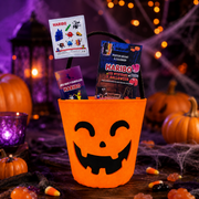 HARIBO Halloween Goodies ajándékcsomag 4 db – tökvödör, matrica, színező és kártyajáték