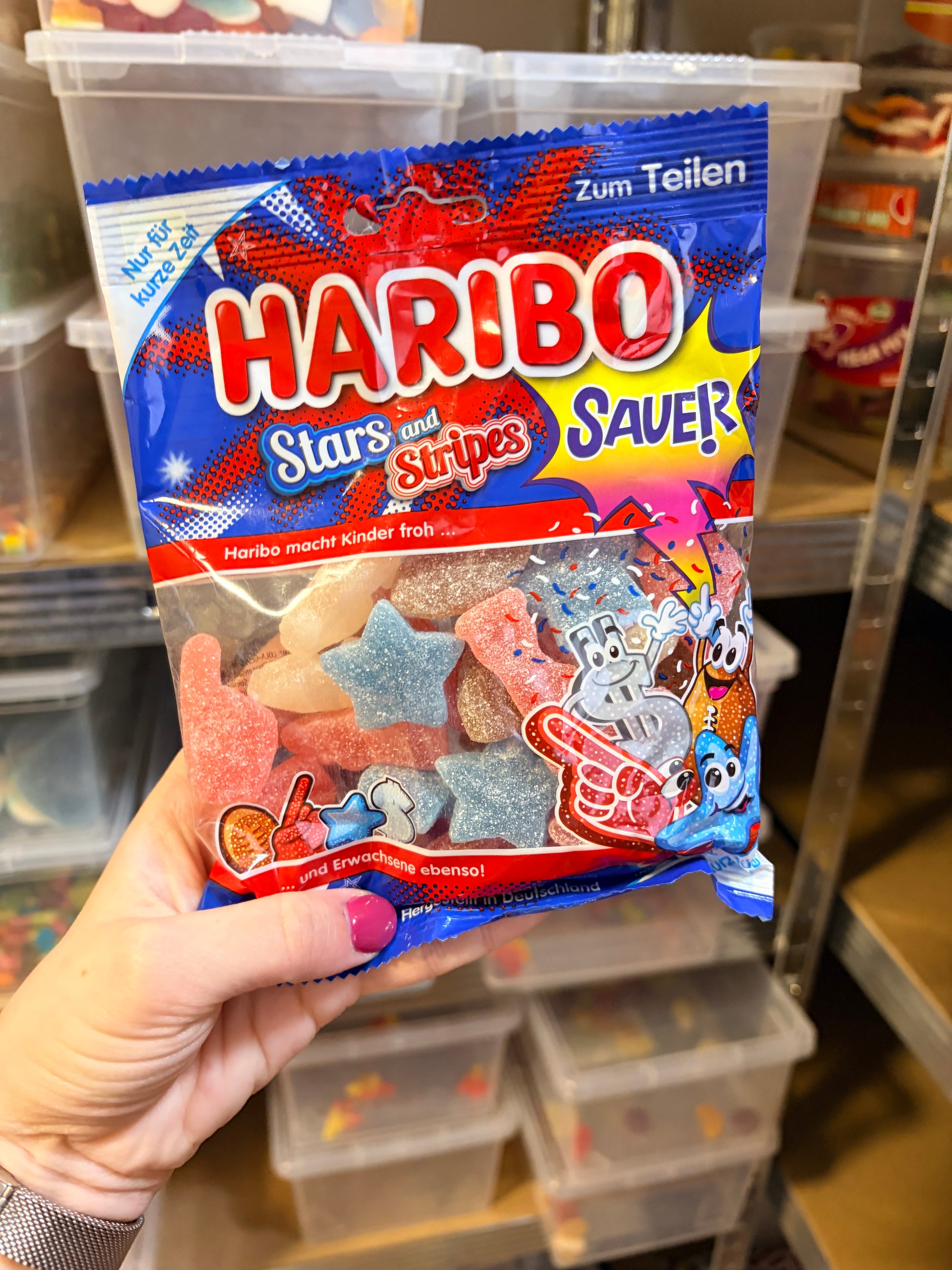 Haribo Stars and Stripes Sour 175 g – Savanyú Amerikai Formájú Gumicukor Mix