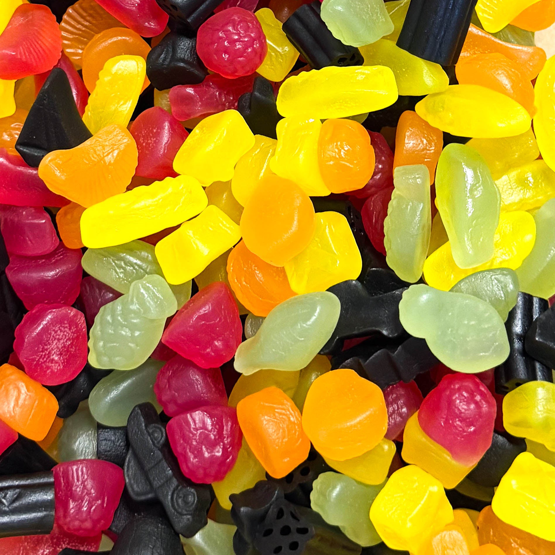 Fruit and bear gummy assortment 100g