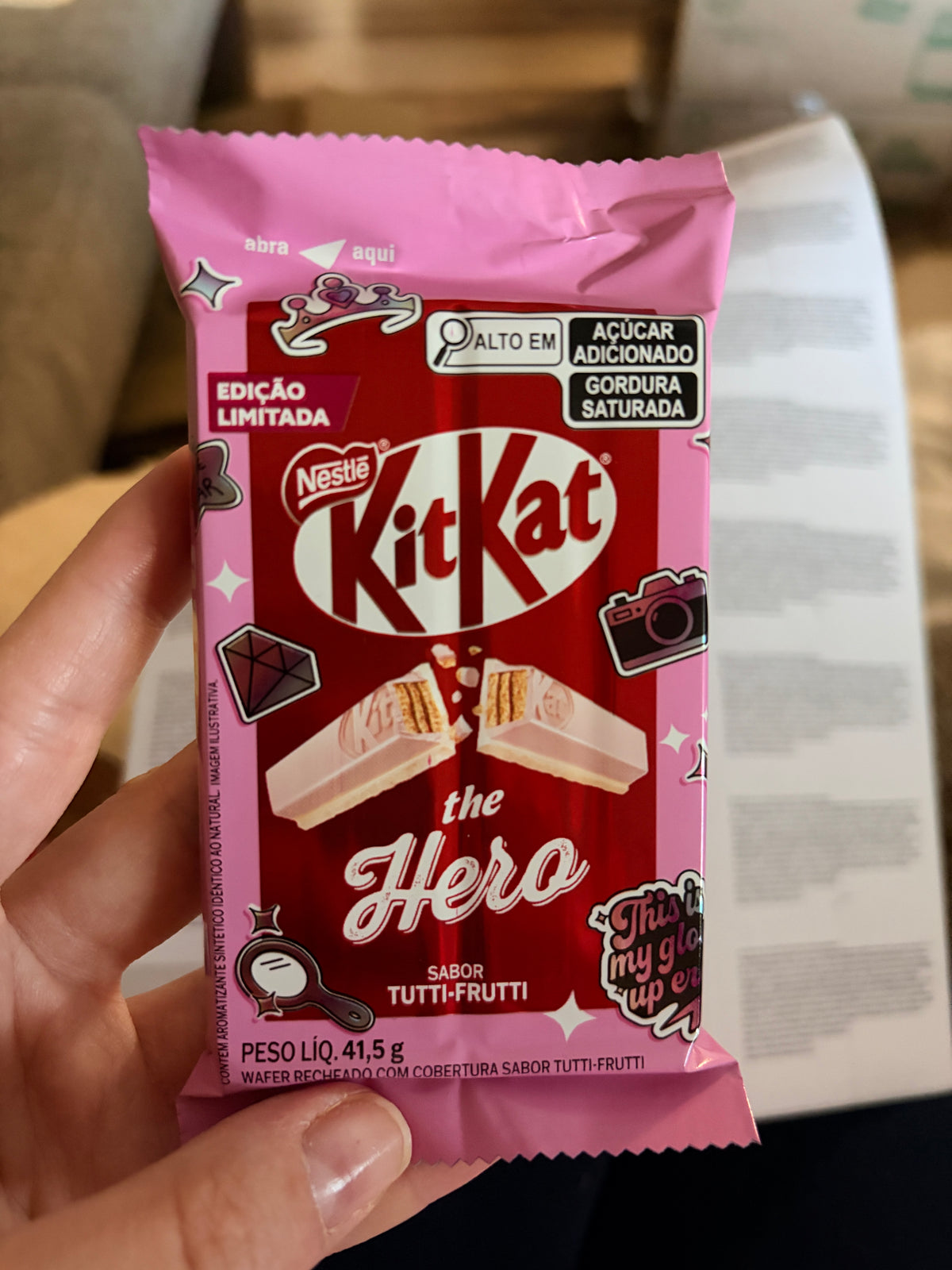 kitkat rágógumi ízű